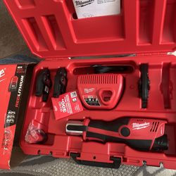 Milwaukee M12 Force Logic Press Tool 1/2”-1”Kit