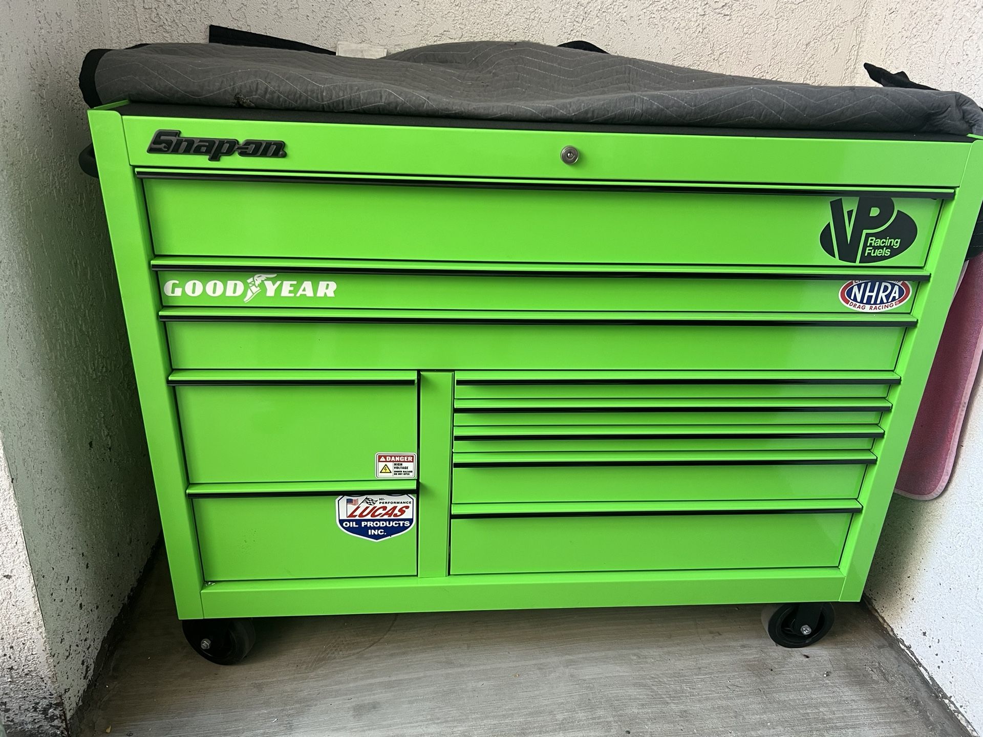 Snap On Tool Box 55inch With Power Drawer Extreme Green