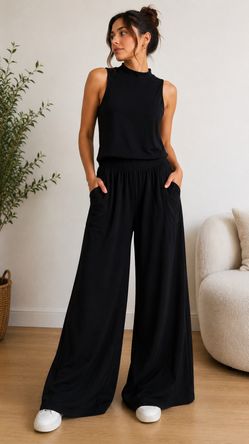 ✨ Women’s Black 2 Piece Outfit Set size L  – Sleeveless Top & Wide Leg Pants – New