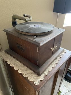 Broken Record Player 