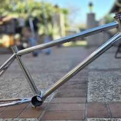 1989 Diamond Back Viper Bike Frame 