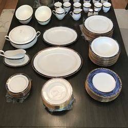 Lenox Royal Kelly China Set with 80 pieces. Everything is in MINT/NEW condition with no scratches or problems. For pickup in Carrollwood. Cash only. I