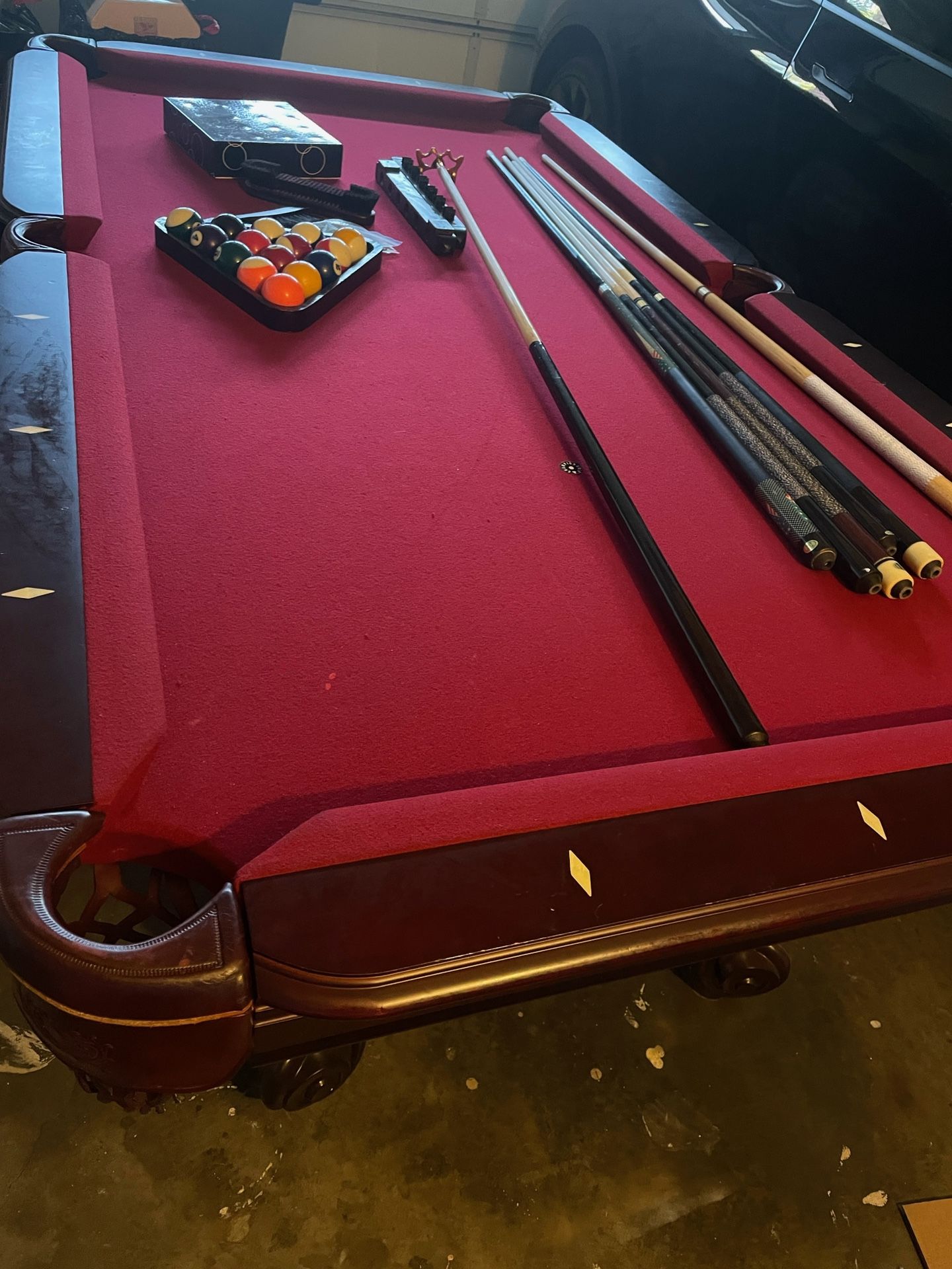 POOL TABLE