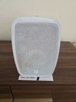 B&W speaker