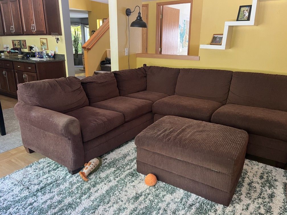 Bassett Sectional Couch And Ottoman
