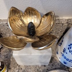 Marble Blossom Decor