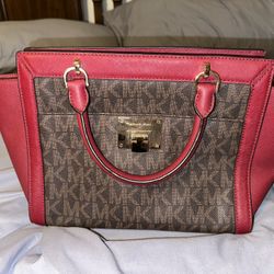 Michael Kors Pink & Brown Handbag – Stylish & Sophisticated 👜🌸
