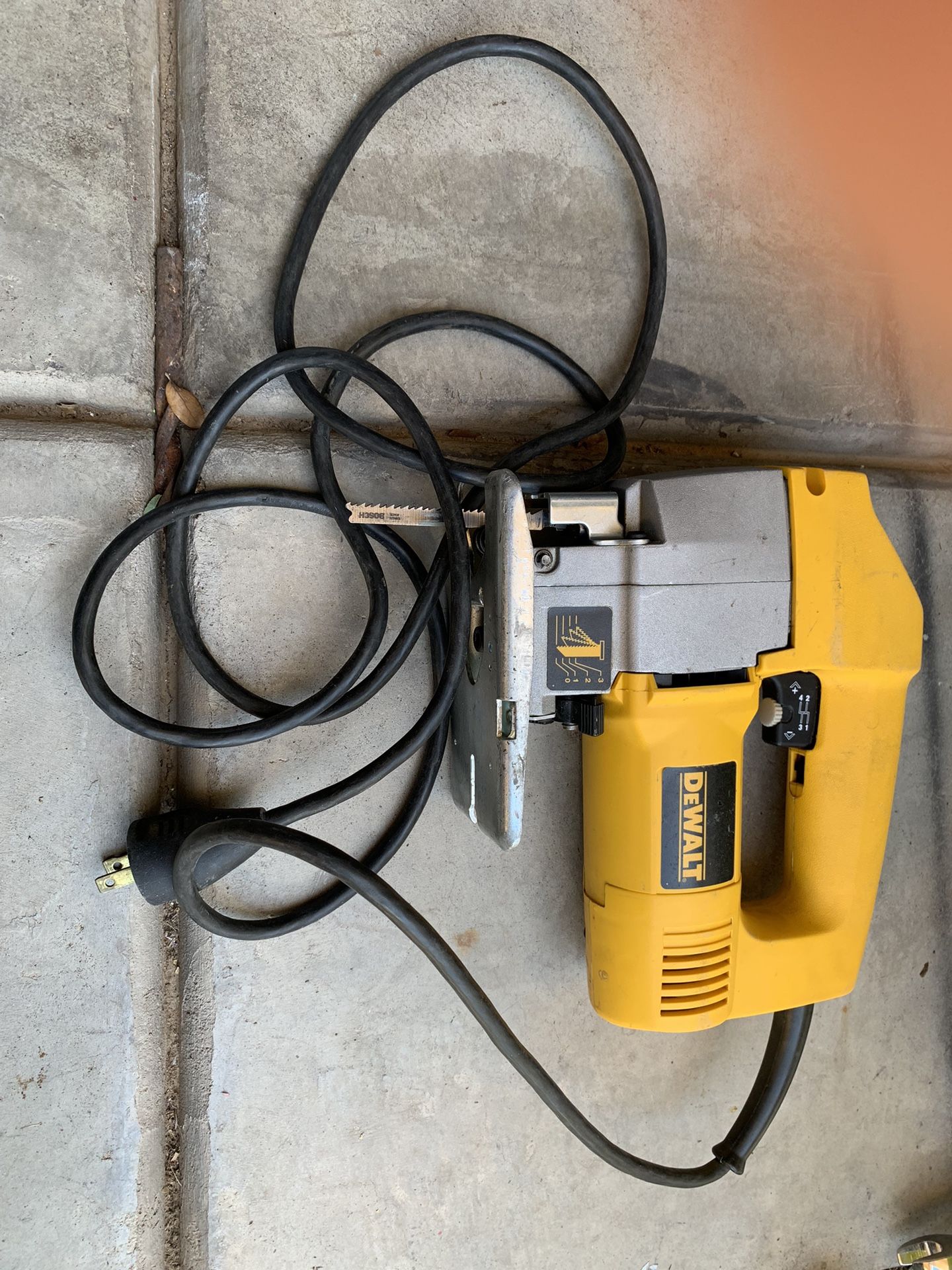 DEWALT JIG SAW ORBITAL