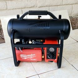 Milwaukee FUEL 18V Compact Quiet Air Compressor (Tool Only)
