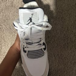 Jordan 4s size 9.5