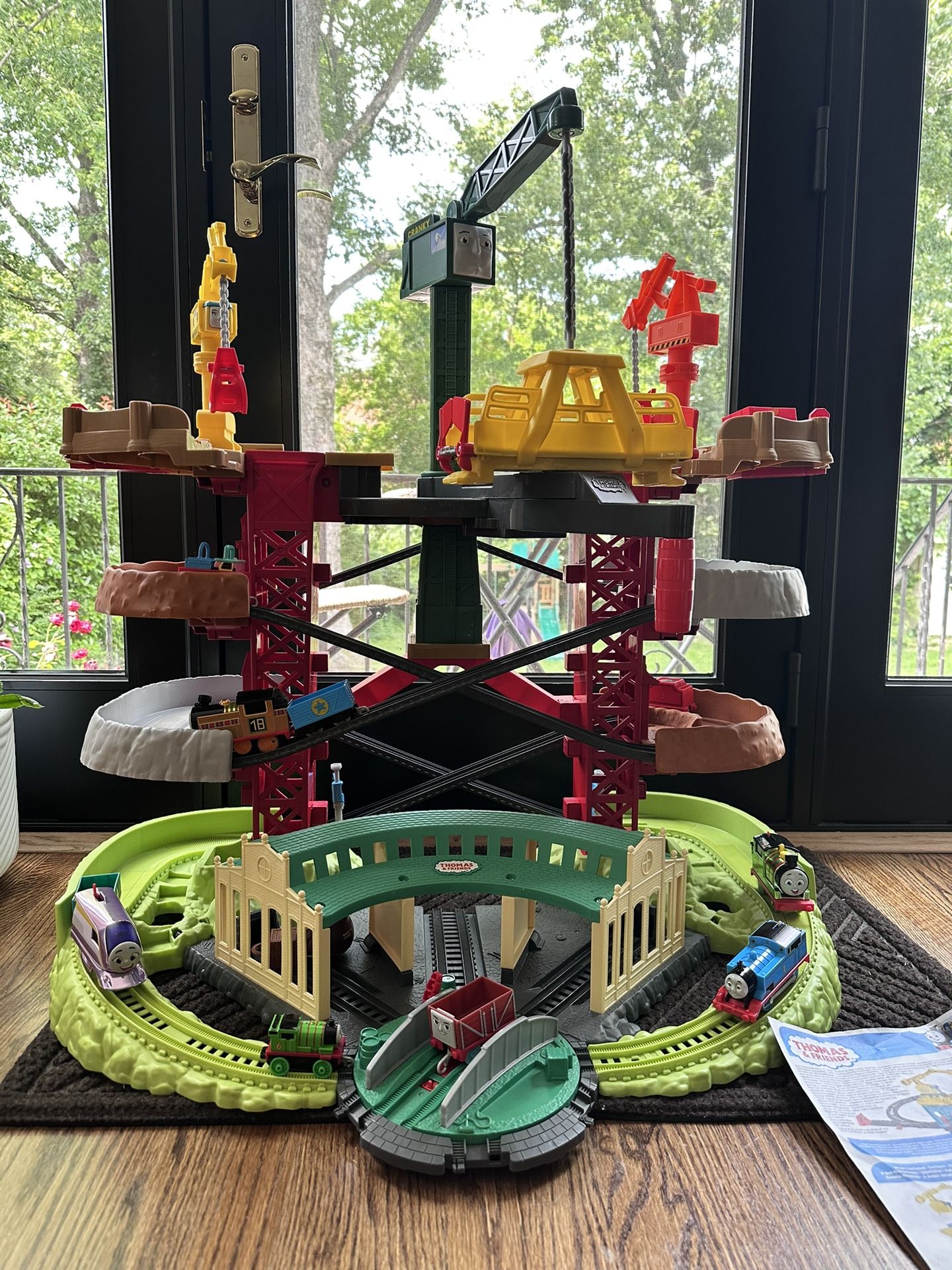 Thomas & Friends Trains & Cranes Super Tower, motorized train and track set for preschool kids ages 3 years and up