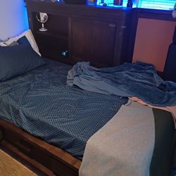 Conns Furniture Twin Bed Set By Vanguard 