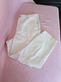 American Eagle Curvy Mom Jean Distressed High-Rise Natural White Size 20
