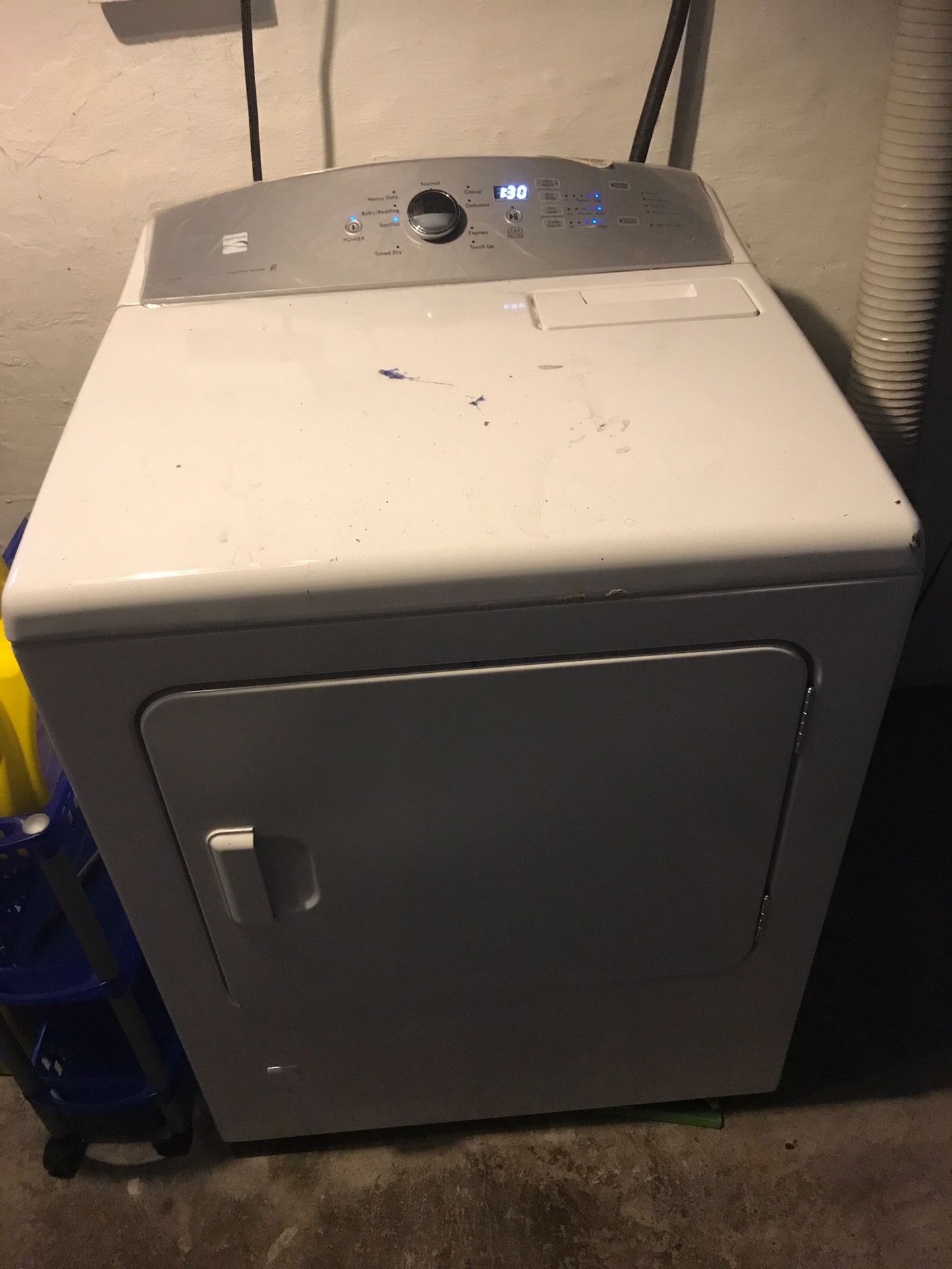 Kenmore washer and dryer very great condition I went down a lot will be sold for the the price of $450 nothing lower it’s a gas dryer... Thanks !!