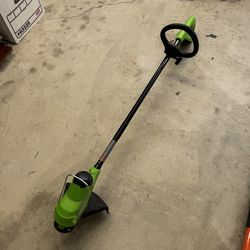String Edge Trimmer Greenworks NEW