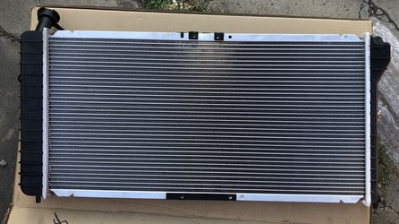 NEW NEVER USED Car Radiator for 97 - 99 Buick Regal & Century, Oldsmobile Intrigue, & Pontiac Grand Prix