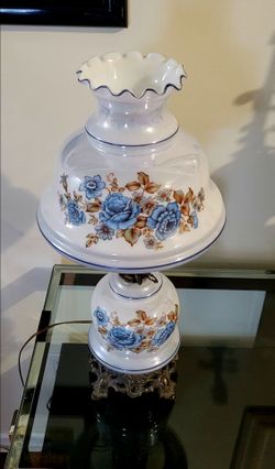Vintage " Gone with the wind " style hurricane lamp