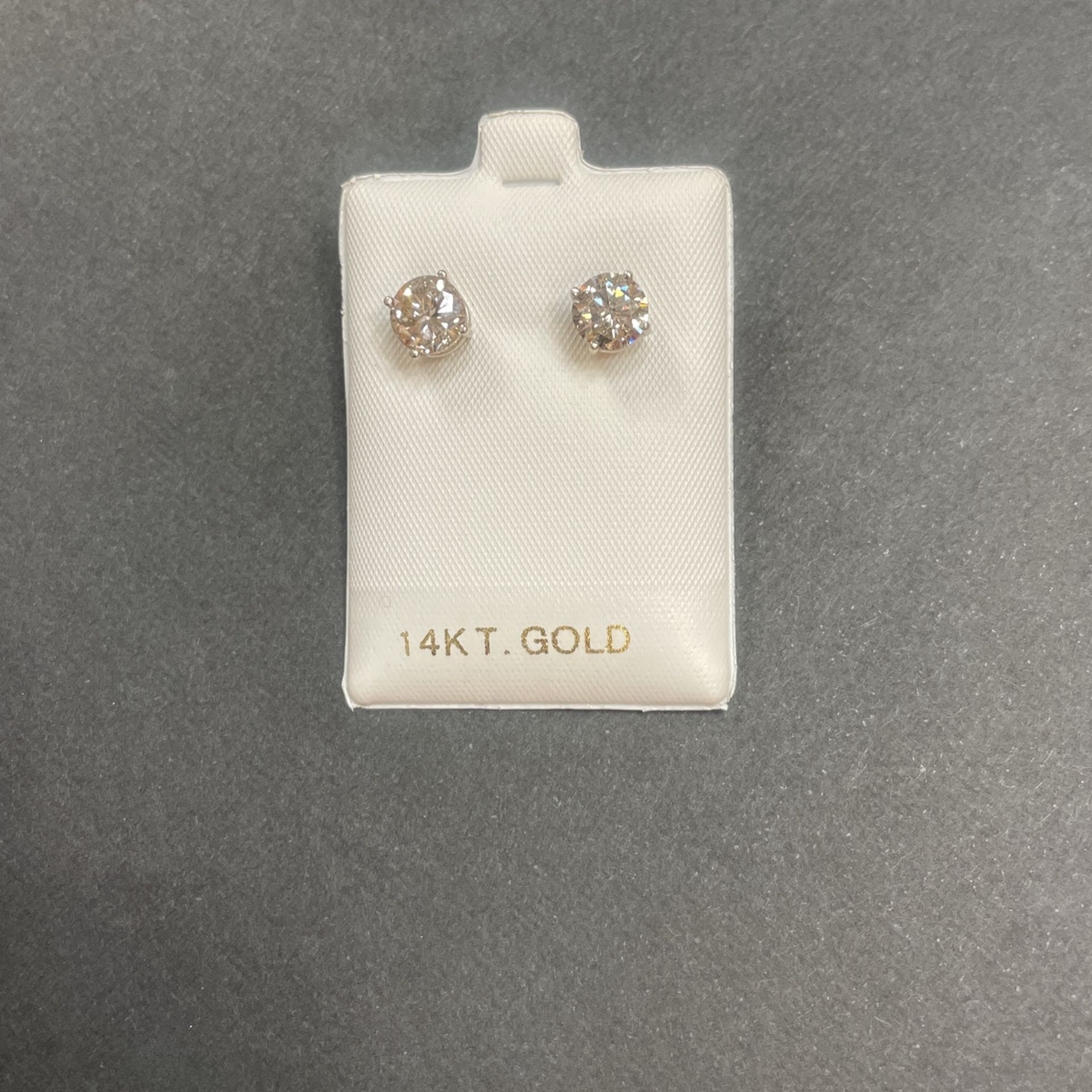 Beautiful White Gold Stud Earrings