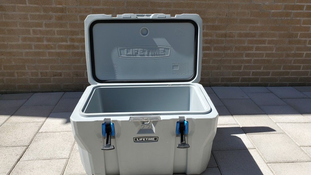 Cooler ,( Life Time Brand)