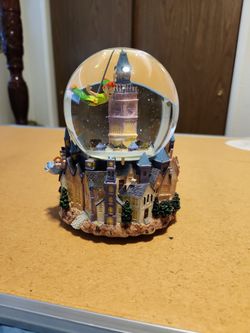 Peter Pan Snowglobe. Musical 