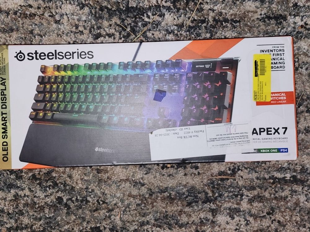 SteelSeries Apex 7 Mechanical Gaming Keyboard – OLED Smart Display