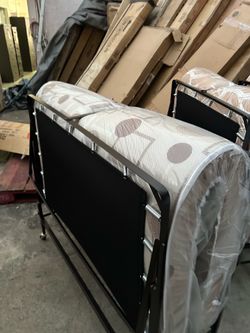 Full size rollaway bed