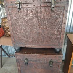 Storage Container. 2. Peice