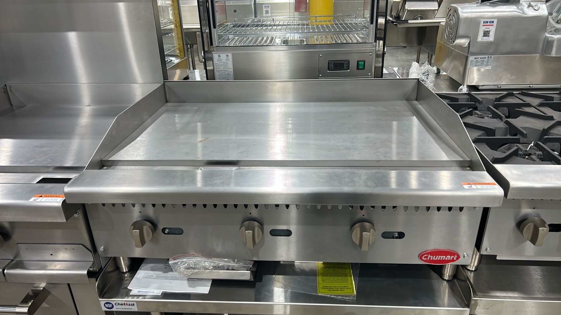 Flamaster FLM-G36-M 36" Countertop Griddle with Manual Control, NG/LPG, 90,000 BTU, 3 Burners