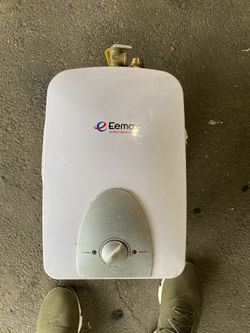 Instant hot water heater