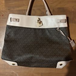 6    Totes/Purse