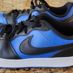 4.5 Size Like New NIKES