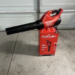 New Milwaukee M18 FUEL 120 MPH 500 CFM 18V Lithium-Ion Brushless Cordless Handheld Blower (Tool-Only)