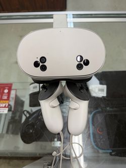 Meta Quest 3s VR Headset with Controllers