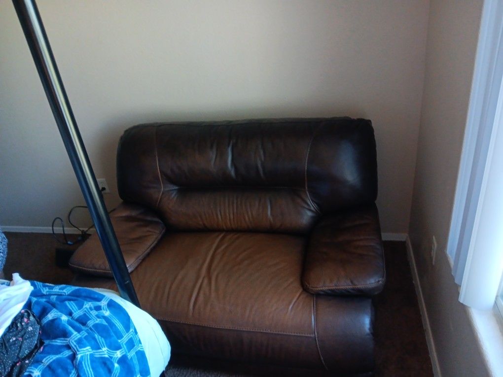 Authentic Leather Recliner Couxh