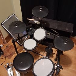 Used Alesis Nitro Max Mesh Electronic Drum Set