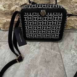 Brand New Tommy Hilfiger Crossbody
