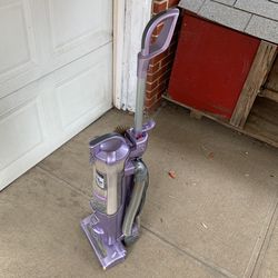 Shark Vacuum Cleaner 