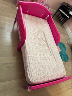 Toddler bed