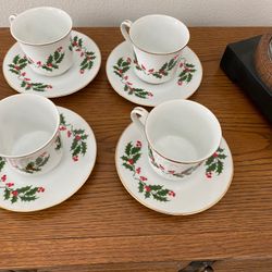 Christmas Holly Berries Fine China - 8 Cups And Saucers