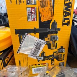 DEWALT
20V MAX Cordless Brushless
Hammer Drill/Driver 2 Tool Combo
Kit with FLEXVOLT ADVANTAGE