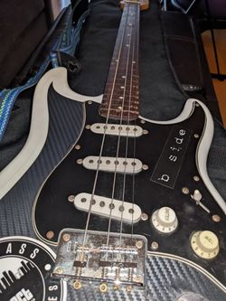Custom Fender Squire Bullet Stratocaster Strat - PUSA BASITAR or GUITBASS fretless no frets slide