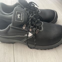 Safety Work Shoes – S3  Durable safety work shoes with steel toe protection, slip-resistant SRC sole, and shock-absorbing PU/PU outsole for maximum co