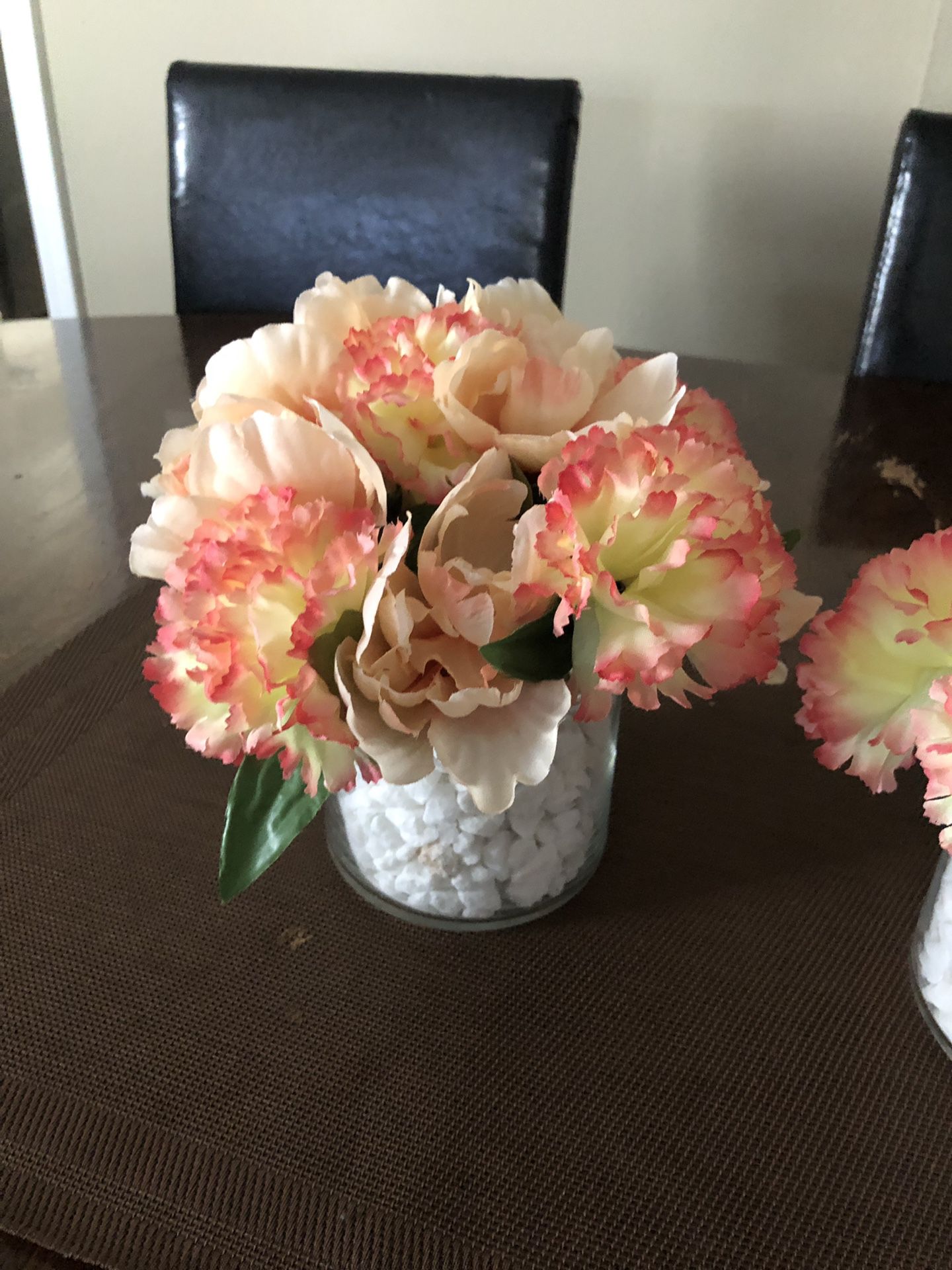 Decorative flower arrangement