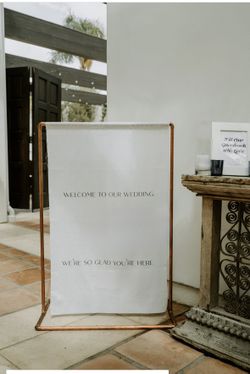 Minimalist Wedding Sign Stand