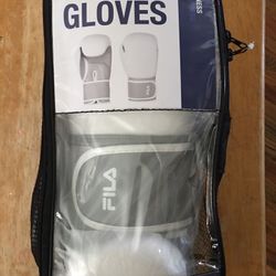 NEW FILA 8 OZ Boxing MMA Kickboxing white/ Gray Pro Quality Multi use Adjustable