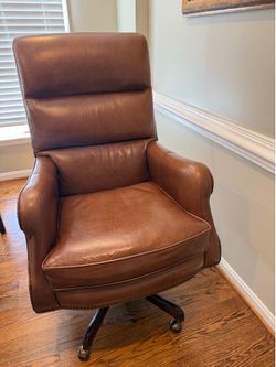 Hooker Furniture Seven Seas Executive Swivel Leather Chair – Like New