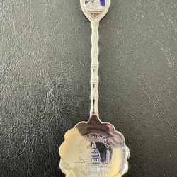 Vintage Collector Washington D.C. Souvenir Spoon. Wonderful Gift.