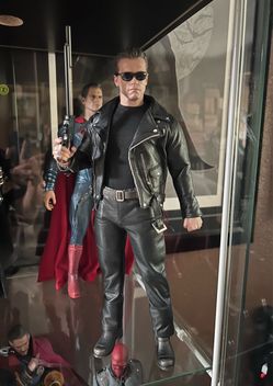 Hot Toys Terminator 2 T-800 2.0