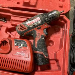 Milwaukee M12 2407-20 Cordless Drill/Driver - Red