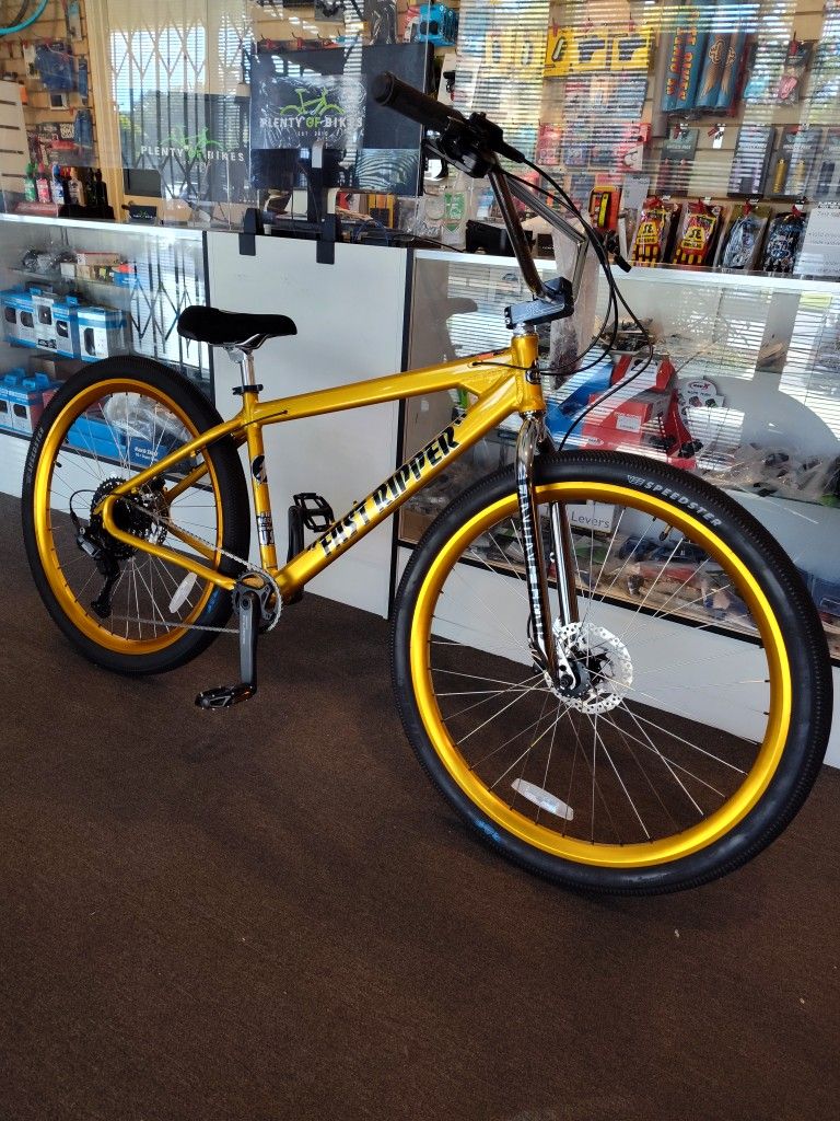 NEW 2025 SE FAST RIPPER 29 GOLD BLING GEARED 10 SPEED BIG WHEELIE BMX BIKE